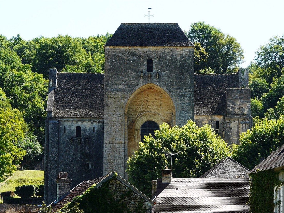 Le village et l'abbatiale de Saint-Amand-de-Coly