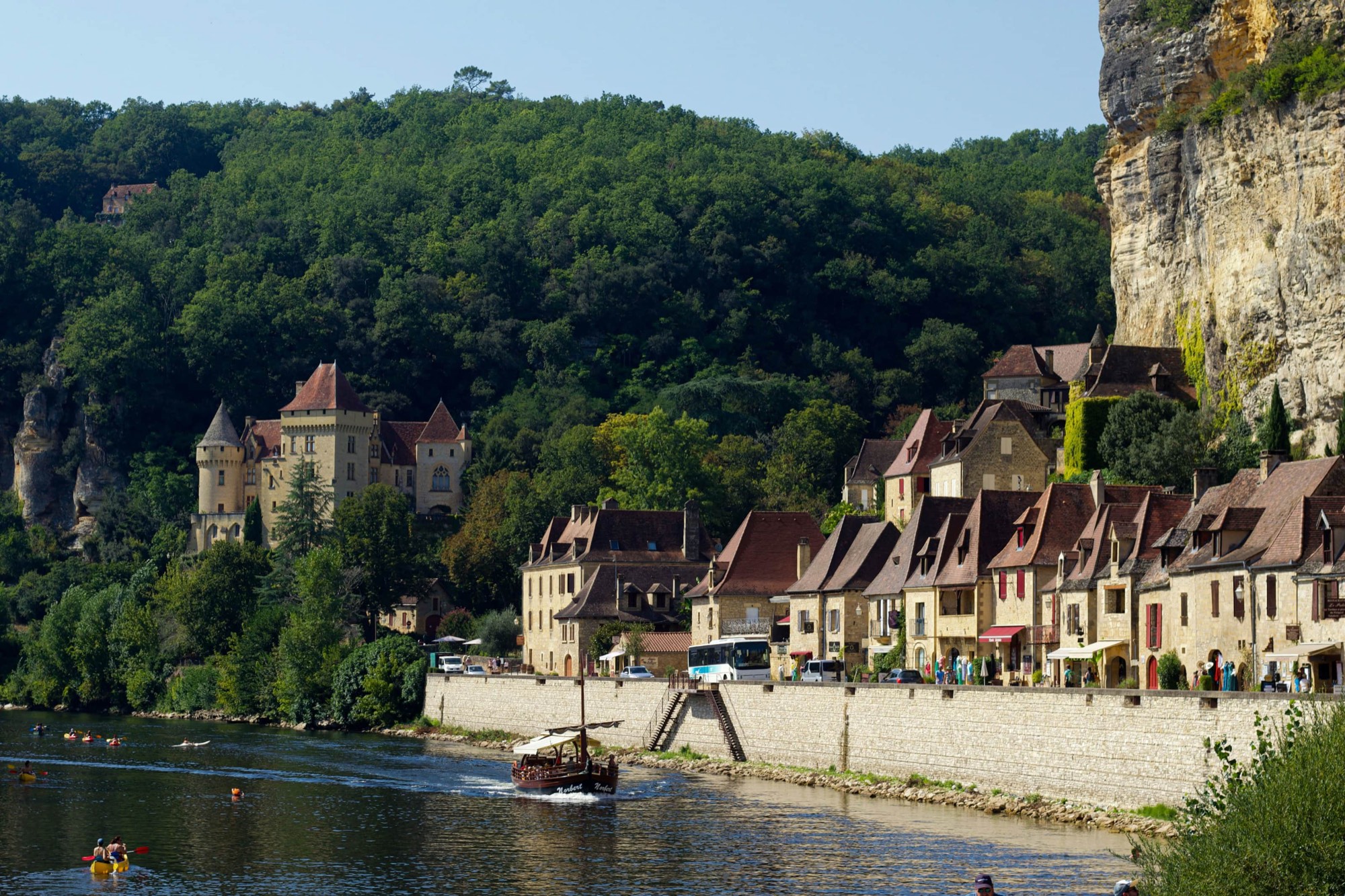 La Roque-Gageac au bord de la Dordogne
